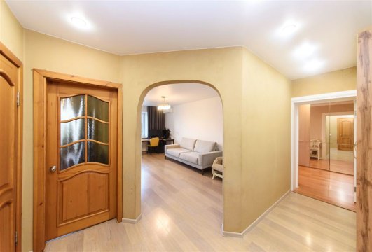 2-к квартира, 10/10 эт., 66м²