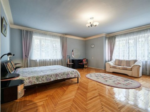 3-к квартира, 2/5 эт., 164м²