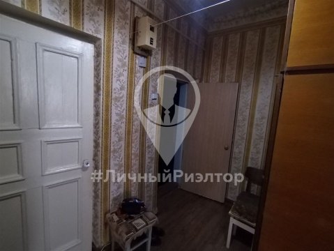 3-к квартира, 1/2 эт., 64м²