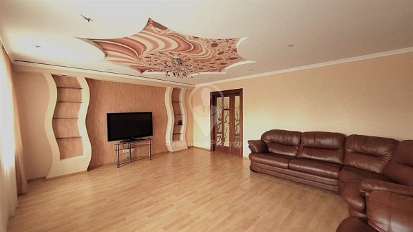 3-к квартира, 5/10 эт., 101м²