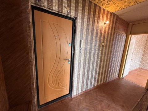 2-к квартира, 5/5 эт., 42м²