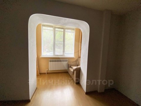 2-к квартира, 1/10 эт., 64м²
