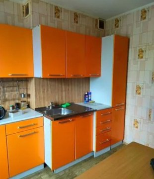 2-к квартира, 3/9 эт., 74м²