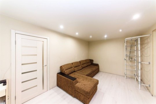 2-к квартира, 1/5 эт., 45м²