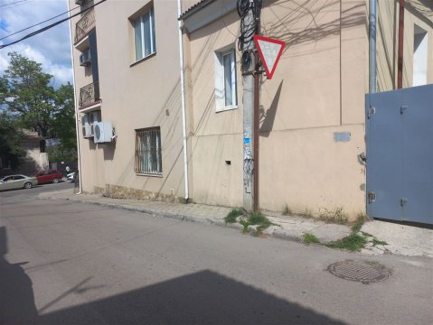 3-к квартира, 1/1 эт., 63м²