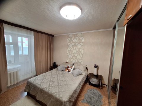 2-к квартира, 3/12 эт., 70м²
