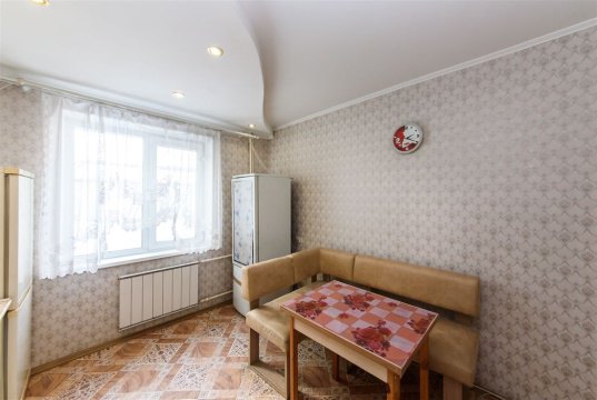 2-к квартира, 1/10 эт., 54м²