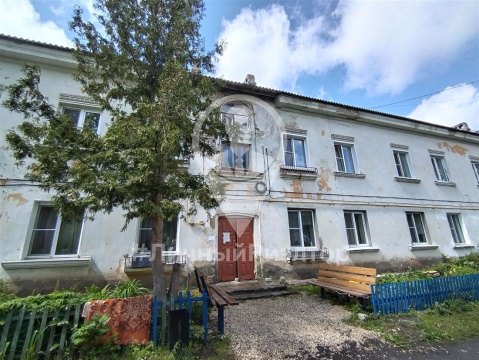 3-к квартира, 1/2 эт., 64м²
