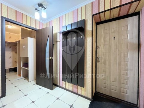 2-к квартира, 1/5 эт., 70м²