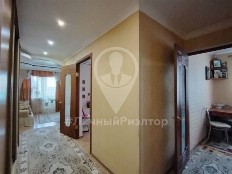 2-к квартира, 1/3 эт., 52м²