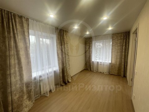 2-к квартира, 5/5 эт., 43м²
