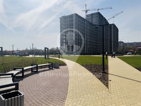4-к квартира, 1/18 эт., 84м²