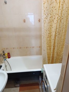 2-к квартира, 1/3 эт., 62м²
