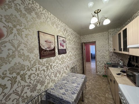 2-к квартира, 10/10 эт., 62м²