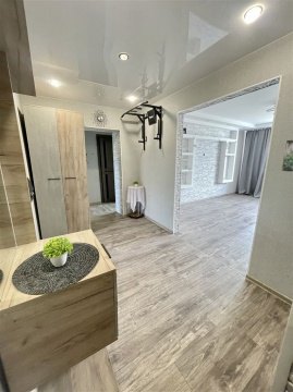 4-к квартира, 1/5 эт., 98м²