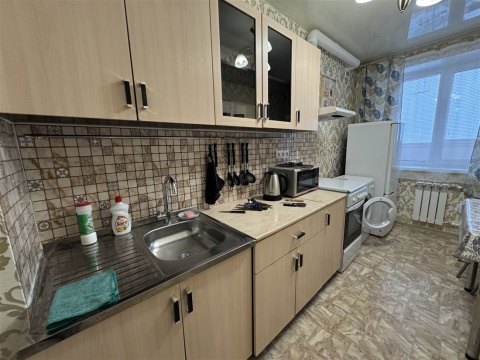 2-к квартира, 10/10 эт., 62м²