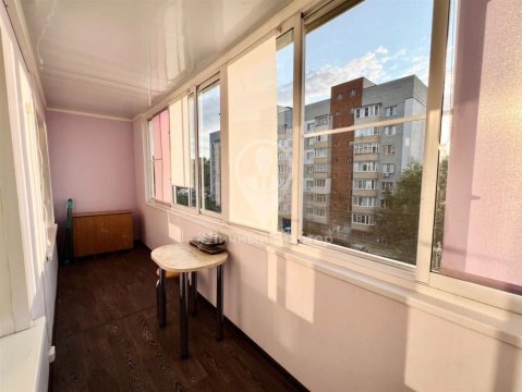 2-к квартира, 4/5 эт., 52м²