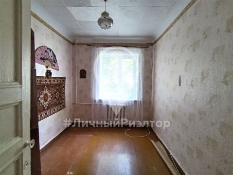 3-к квартира, 1/2 эт., 64м²