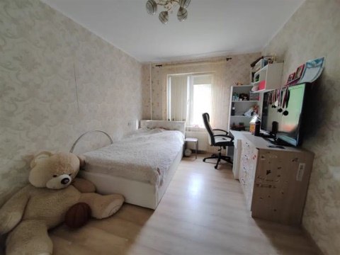 3-к квартира, 1/3 эт., 73м²