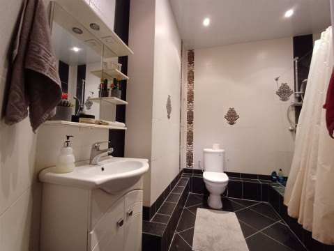 5-к квартира, 4/10 эт., 125м²