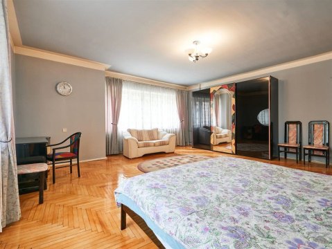 3-к квартира, 2/5 эт., 164м²