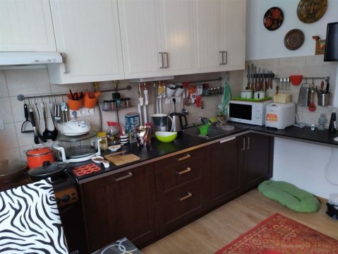 3-к квартира, 1/3 эт., 65м²