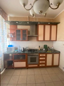 3-к квартира, 1/3 эт., 80м²