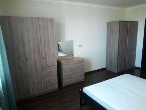 2-к квартира, 10/10 эт., 64м²