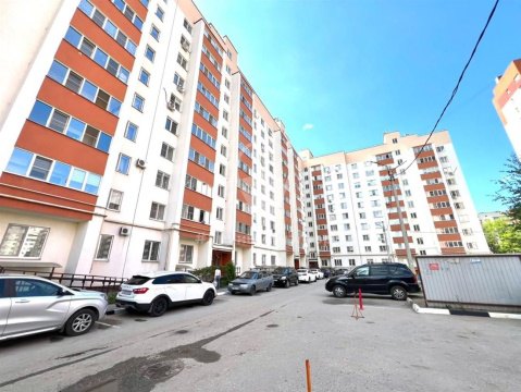 2-к квартира, 10/11 эт., 77м²