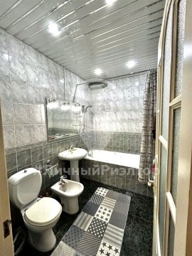 2-к квартира, 2/4 эт., 75м²