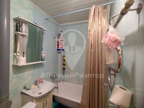 2-к квартира, 1/4 эт., 49м²