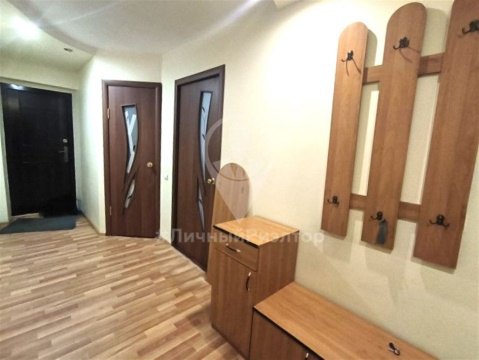 3-к квартира, 5/5 эт., 60м²