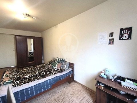 3-к квартира, 5/5 эт., 60м²