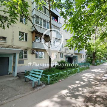 3-к квартира, 1/5 эт., 61м²