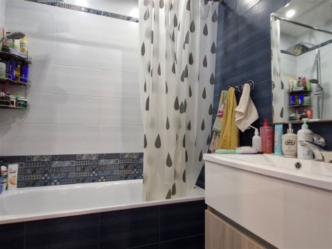 2-к квартира, 13/17 эт., 58м²