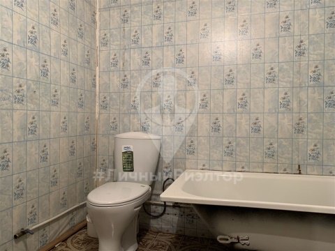 3-к квартира, 1/1 эт., 60м²