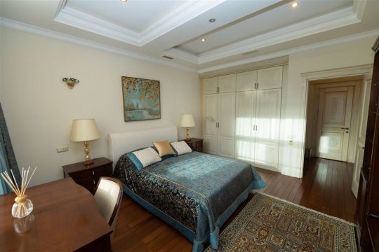 3-к квартира, 2/3 эт., 175м²