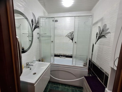 2-к квартира, 3/12 эт., 70м²