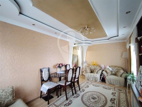 2-к квартира, 1/3 эт., 52м²