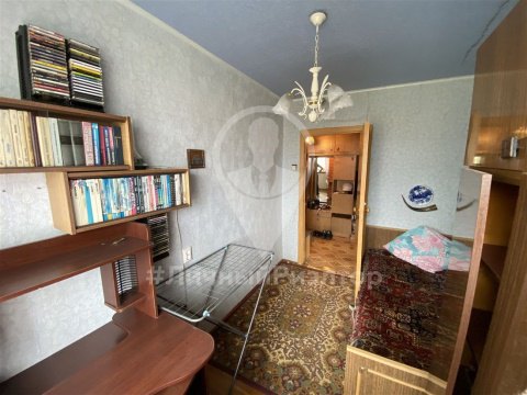 2-к квартира, 9/9 эт., 42м²
