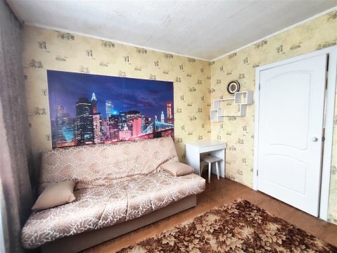 2-к квартира, 5/5 эт., 42м²