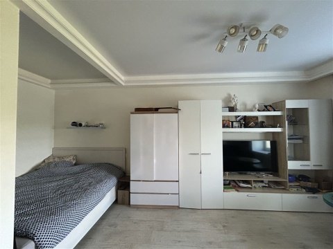 1-к квартира, 8/10 эт., 38м²