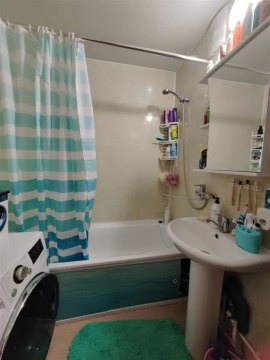 3-к квартира, 1/3 эт., 73м²