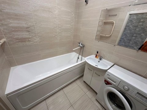 2-к квартира, 3/10 эт., 56м²