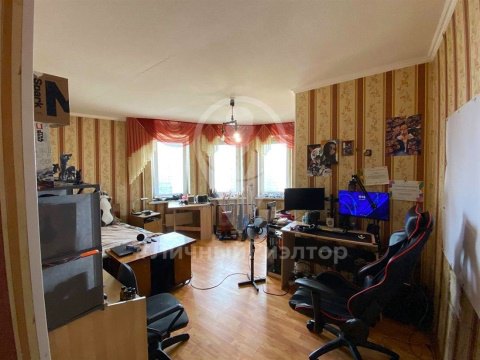 2-к квартира, 9/10 эт., 68м²
