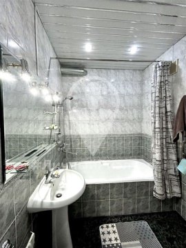 2-к квартира, 2/4 эт., 75м²