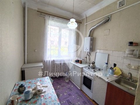 3-к квартира, 1/2 эт., 64м²