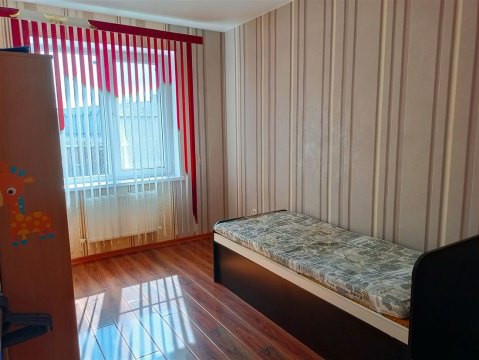 3-к квартира, 3/3 эт., 64м²