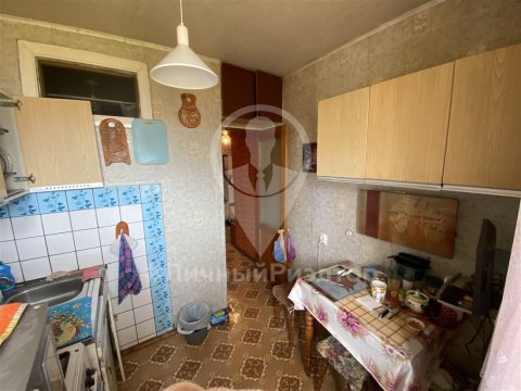 2-к квартира, 9/9 эт., 42м²