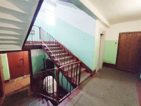 2-к квартира, 4/9 эт., 45м²
